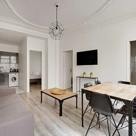 Magnificent - 2br 6p - Rochechouart Lejlighed