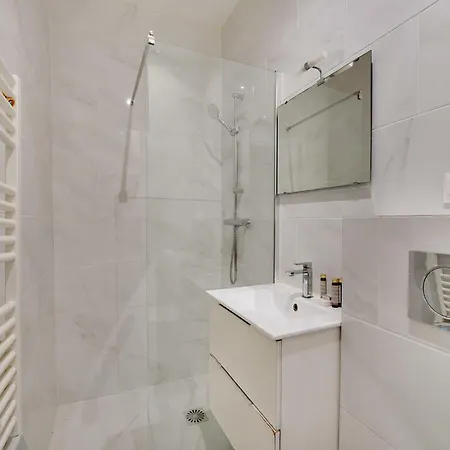 Magnificent - 2br 6p - Rochechouart Paris