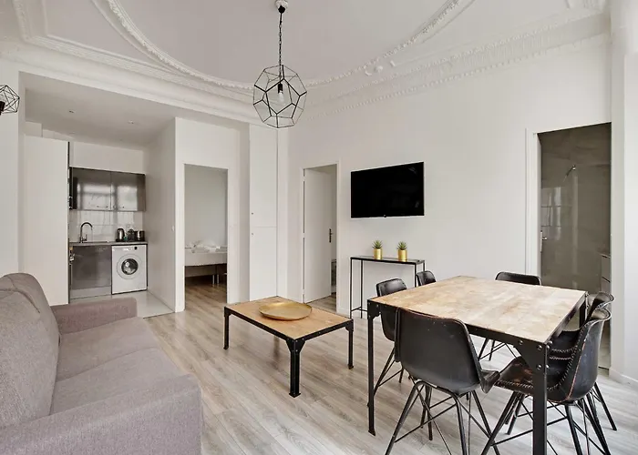 Magnificent - 2br 6p - Rochechouart Lejlighed